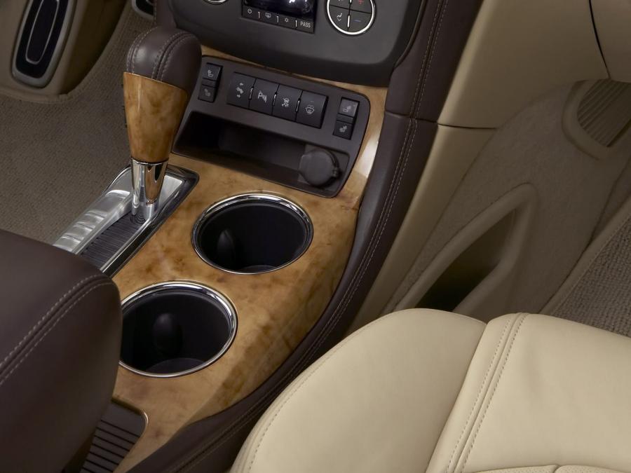  Buick Enclave Concept 2006 года  (фото 23 из 43)